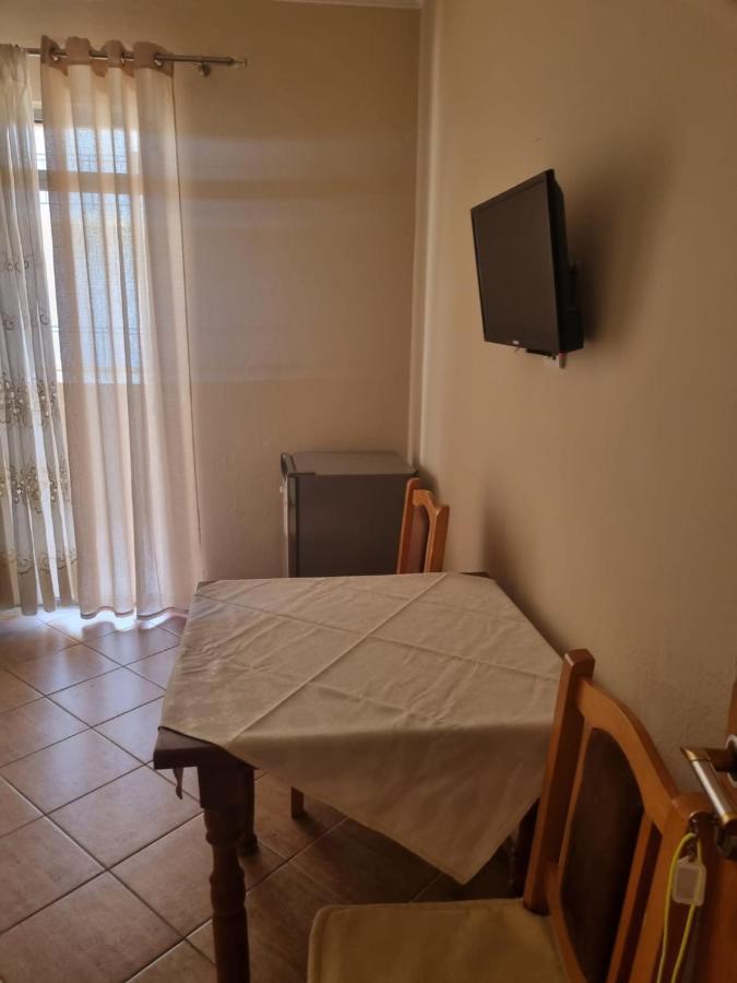 Guesthouse Novi Durrës Buitenkant foto