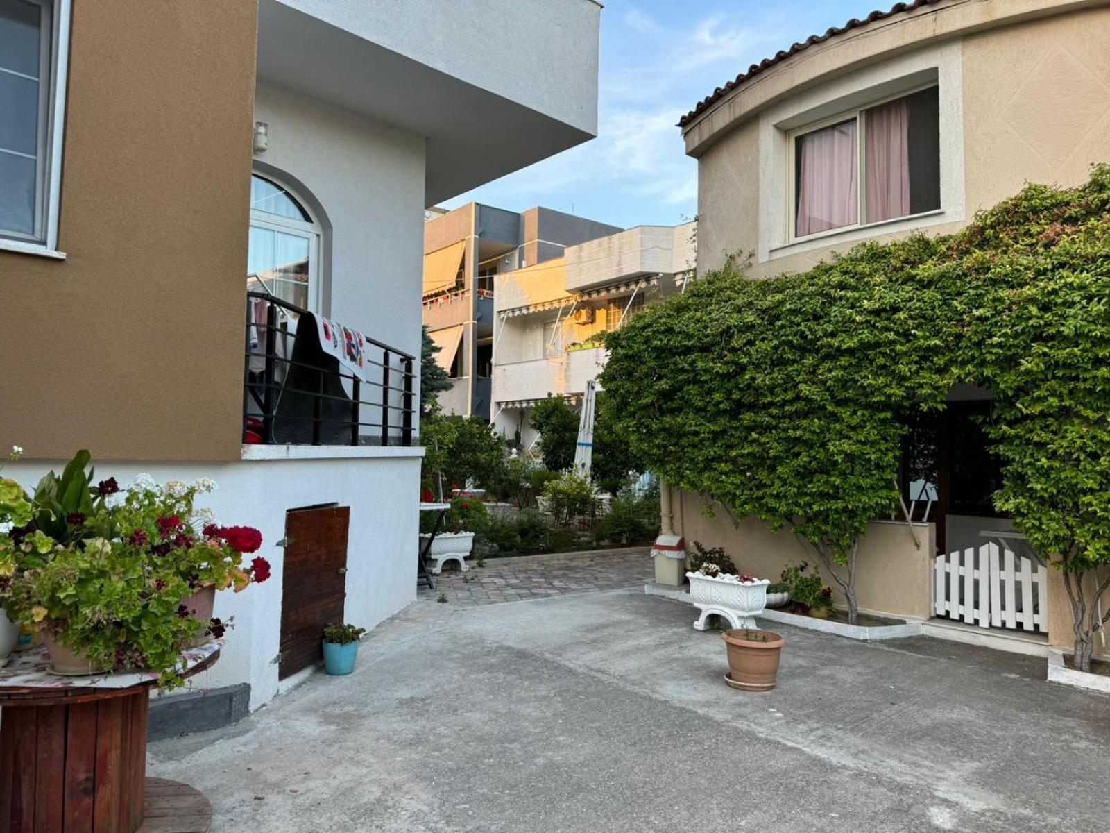 Guesthouse Novi Durrës Buitenkant foto