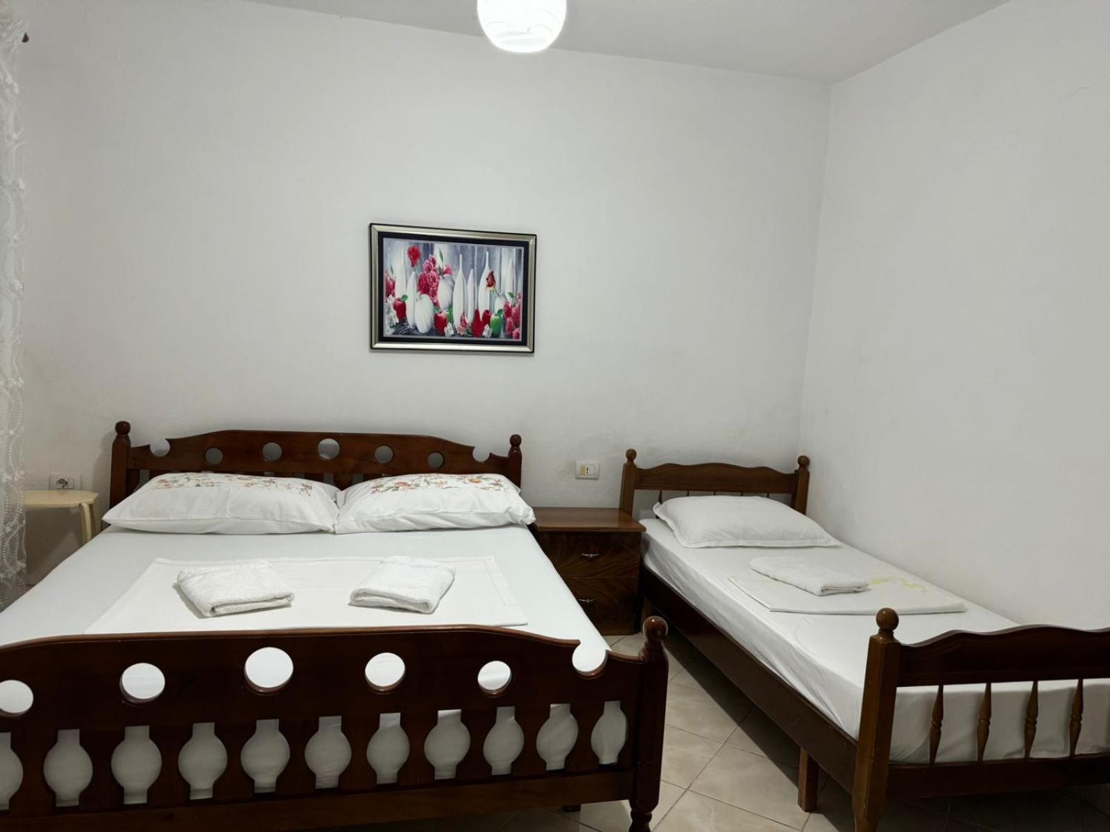 Guesthouse Novi Durrës Buitenkant foto