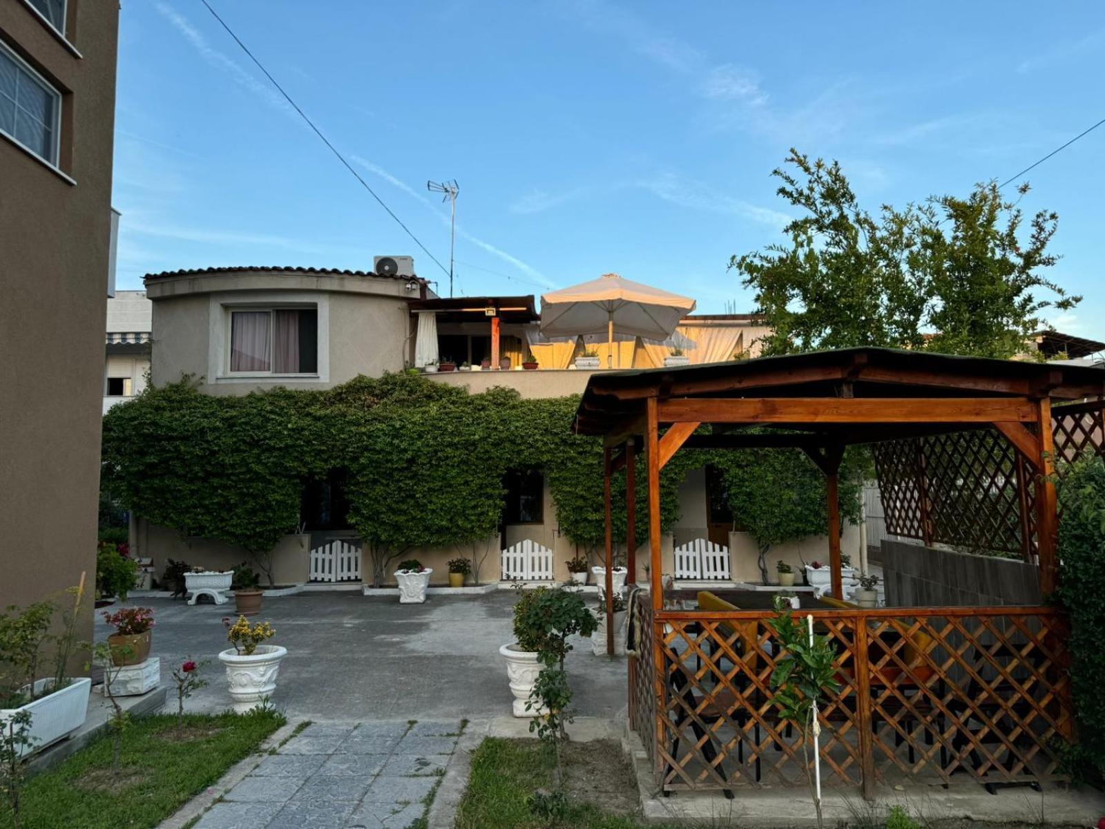 Guesthouse Novi Durrës Buitenkant foto