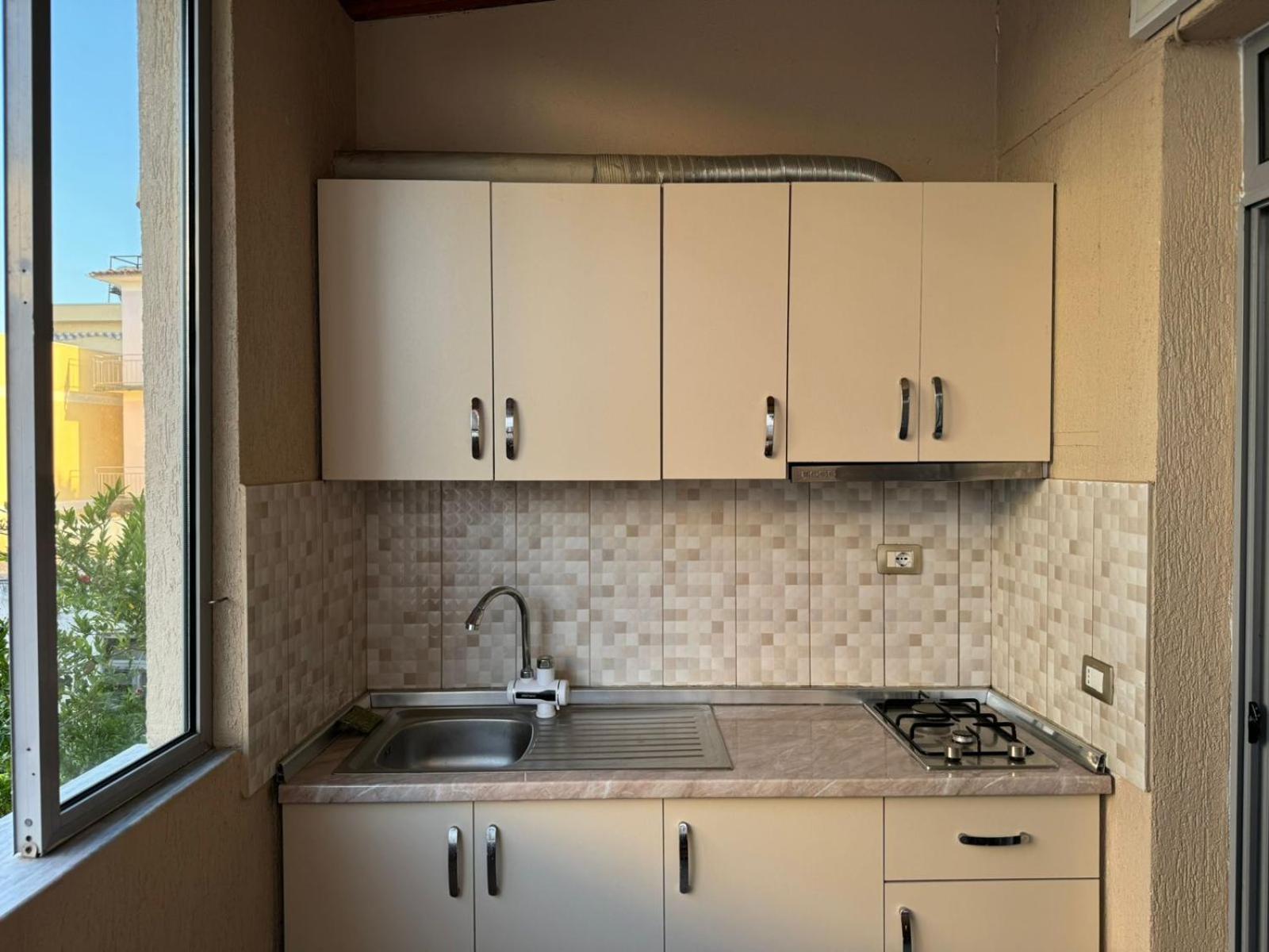 Guesthouse Novi Durrës Buitenkant foto