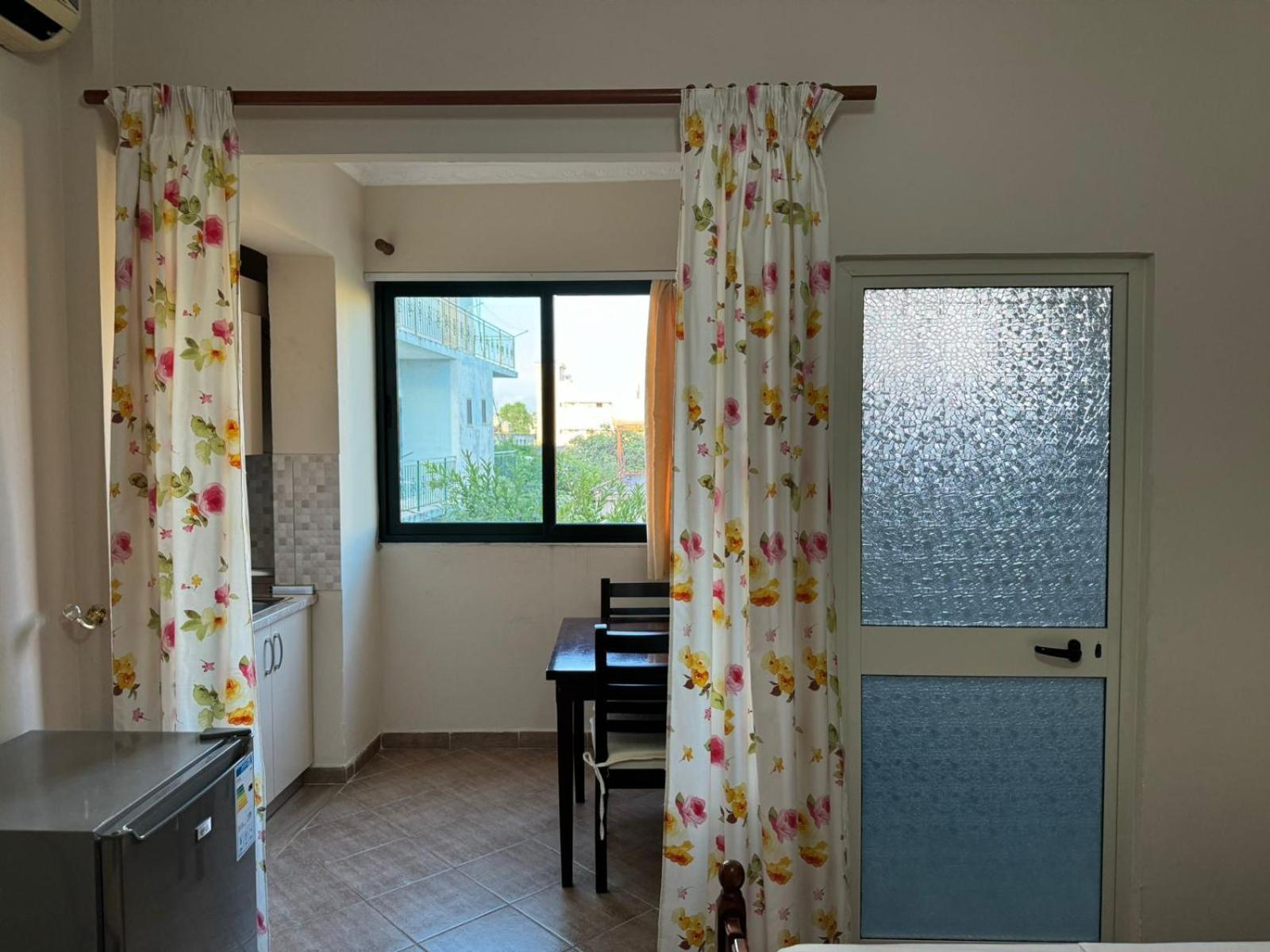 Guesthouse Novi Durrës Buitenkant foto