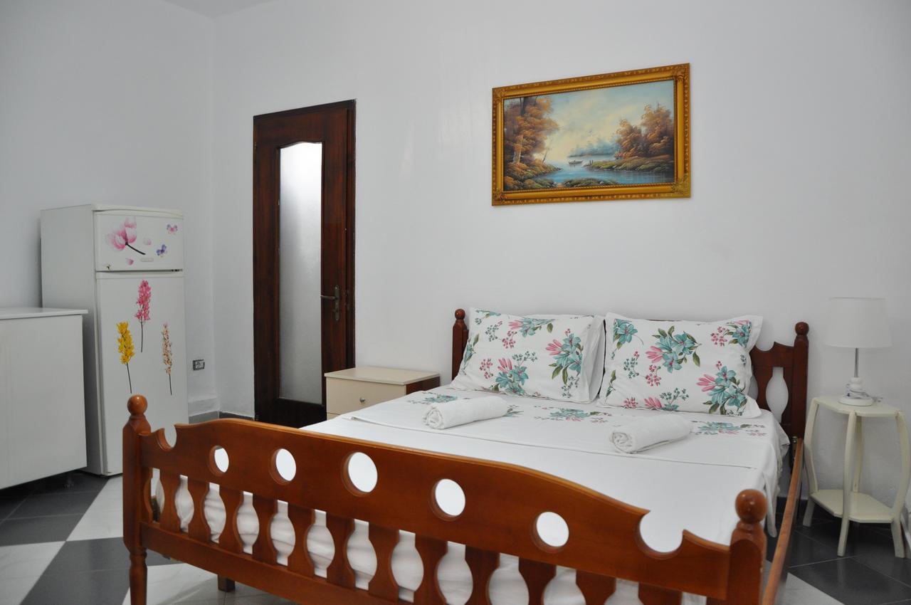 Guesthouse Novi Durrës Buitenkant foto